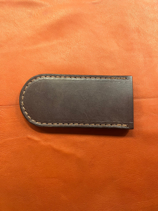 a brown cast iron skillet handle cover